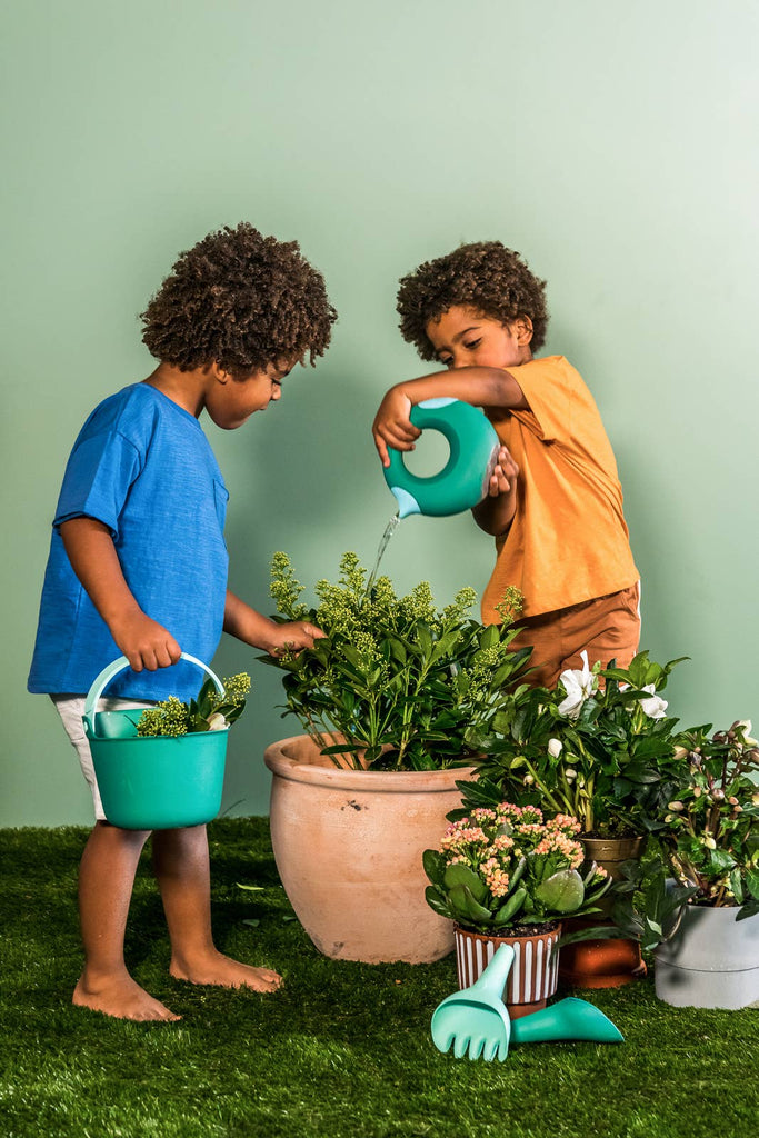 Quut Cana Small - Playful Watering Can. Beach and Sand Toy.: Banana Blue