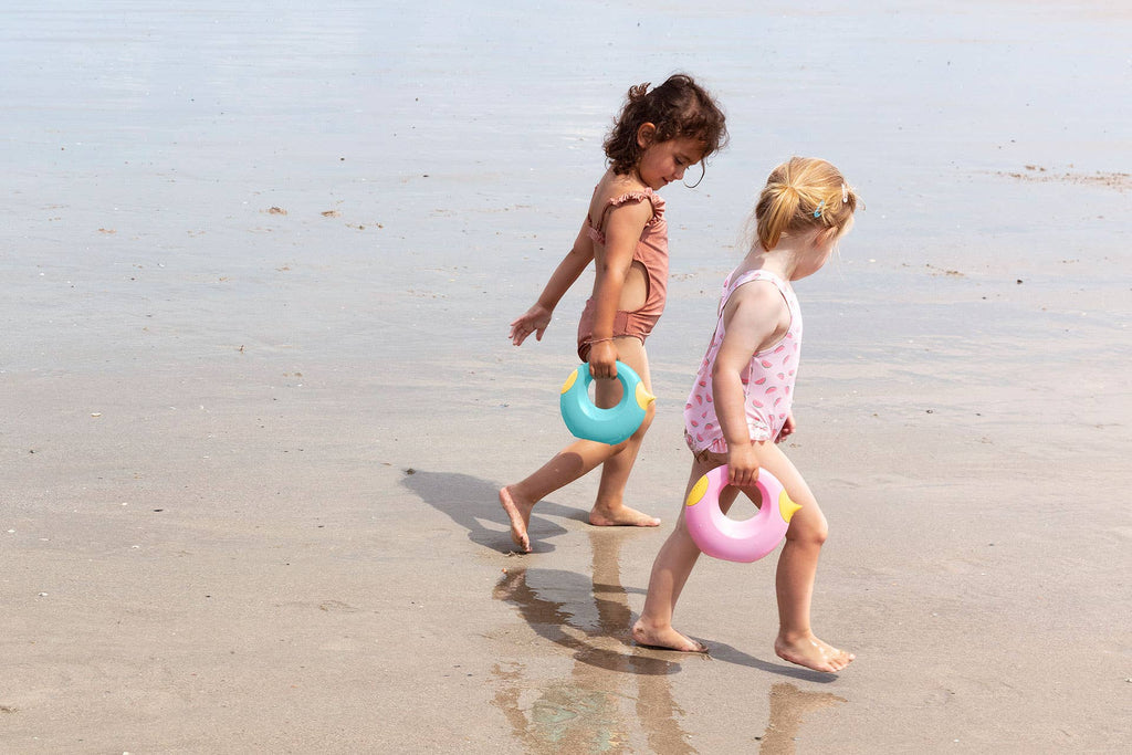 Quut Cana Small - Playful Watering Can. Beach and Sand Toy.: Banana Blue