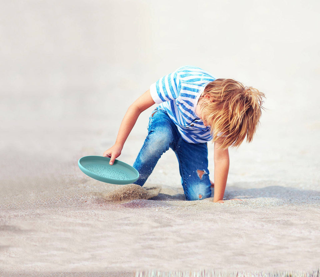 Quut Flying Disc and Sand Sifter. Beach Sand and Pool Toy.