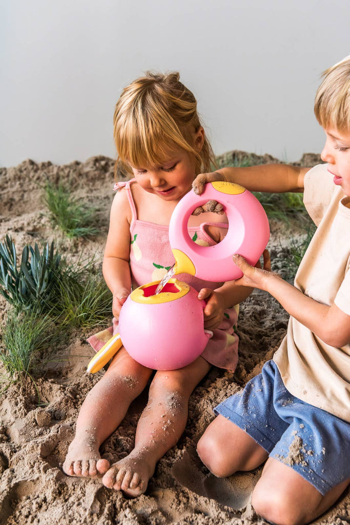 Quut Cana Small - Playful Watering Can. Beach and Sand Toy.: Banana Blue