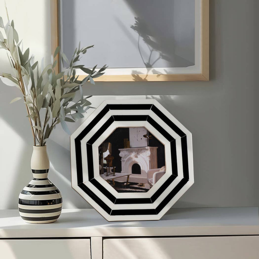 Resin Geometric Lines Octagon Photo Frame - Black, 4x4 in.