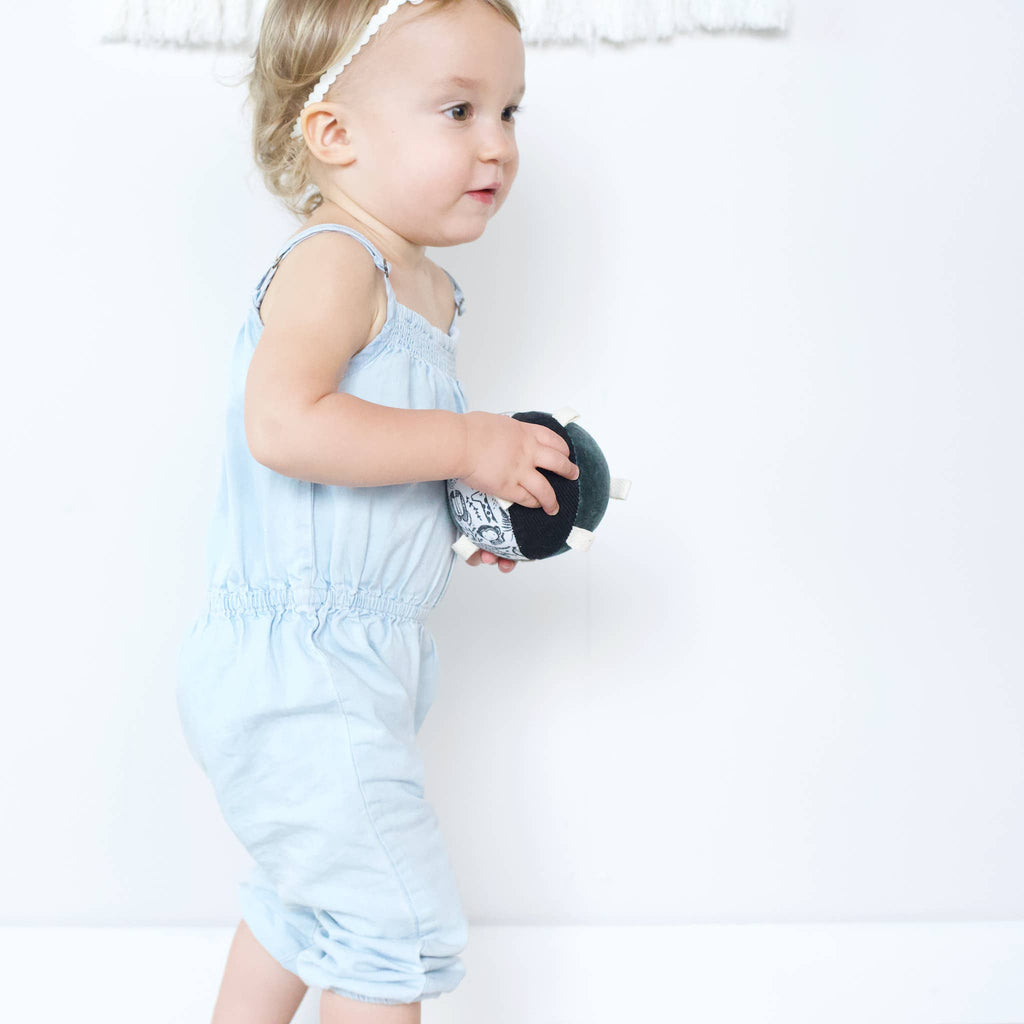Taggy Ball with Rattle | Wild