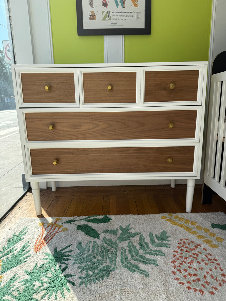 SF Floor Sample Savannah 5-drawer Dresser