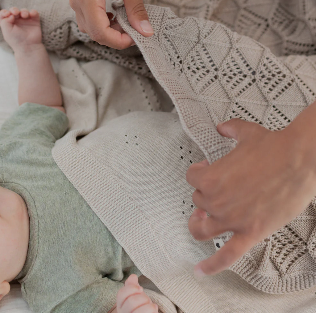 BIBS Knitted Wavy Blanket