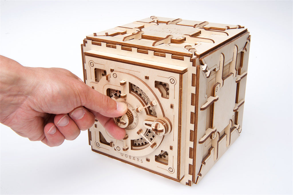 Safe mechanical model kit and puzzle box