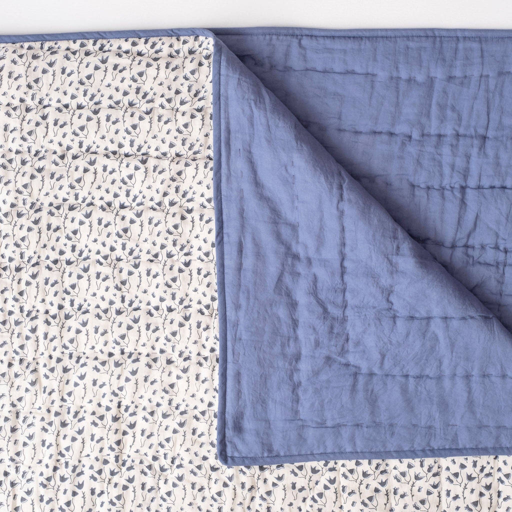 Floret Cream Navy Quilt