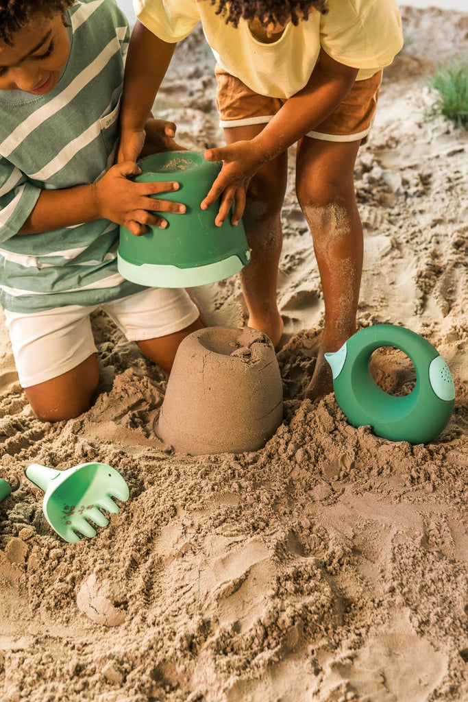 Quut Bucki - Bucket & Sand Sifter. Beach Sand and Pool Toy.: Ocean