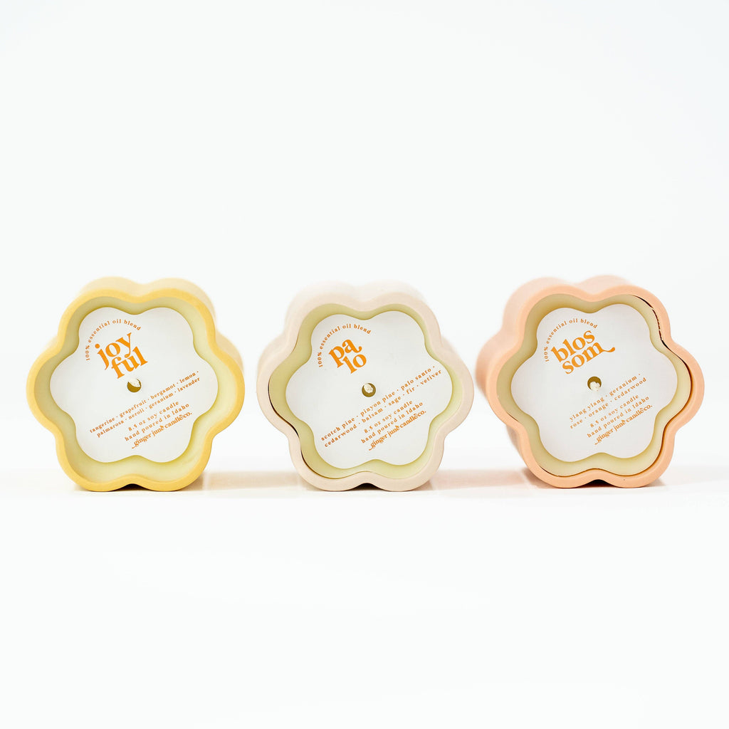 CERAMIC DAISY • 100% essential oil soy candle: Yellow - Joyful Scent