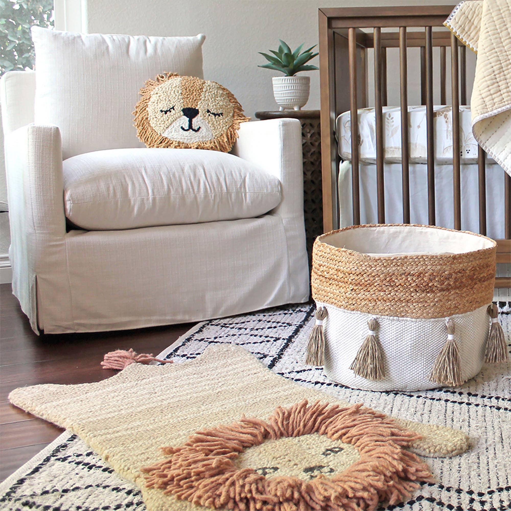Lion Shape Rug - Main Image