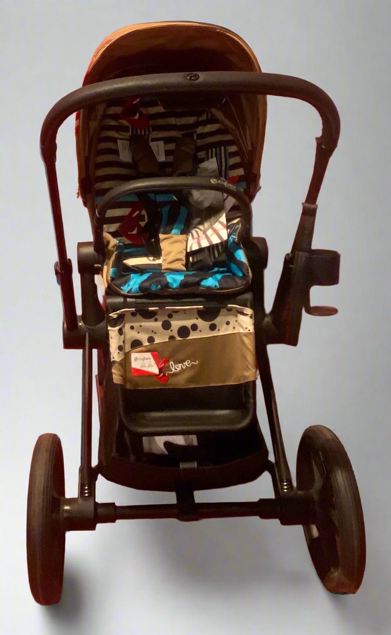 SF Floor Model Sale Cybex Platinum Priam 3 Complete with Karolina Kurk